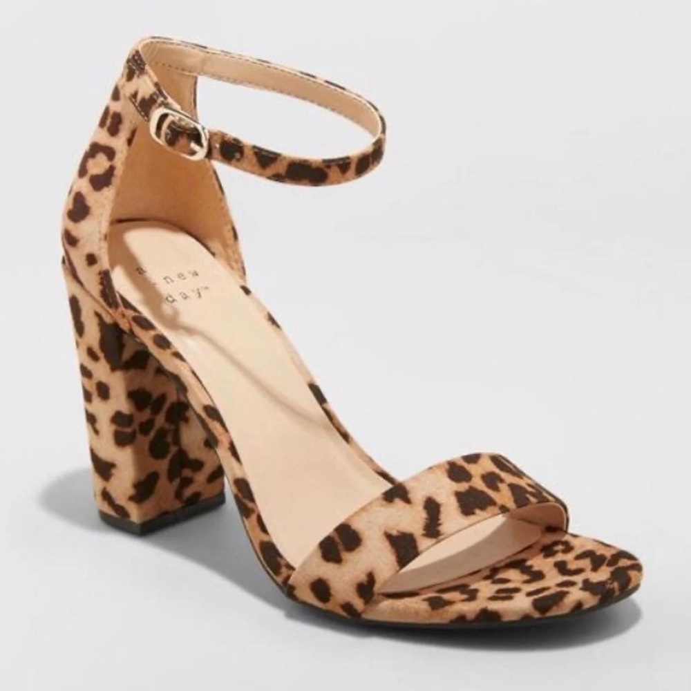 🐆NWT A NEW DAY EMA HEELS LEOPARD